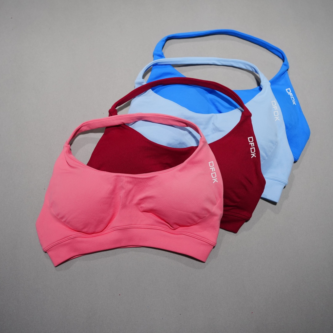 حمالة صدر رياضية بدون خياطة من - مراجعة Aquatic Sports Bra وسعره