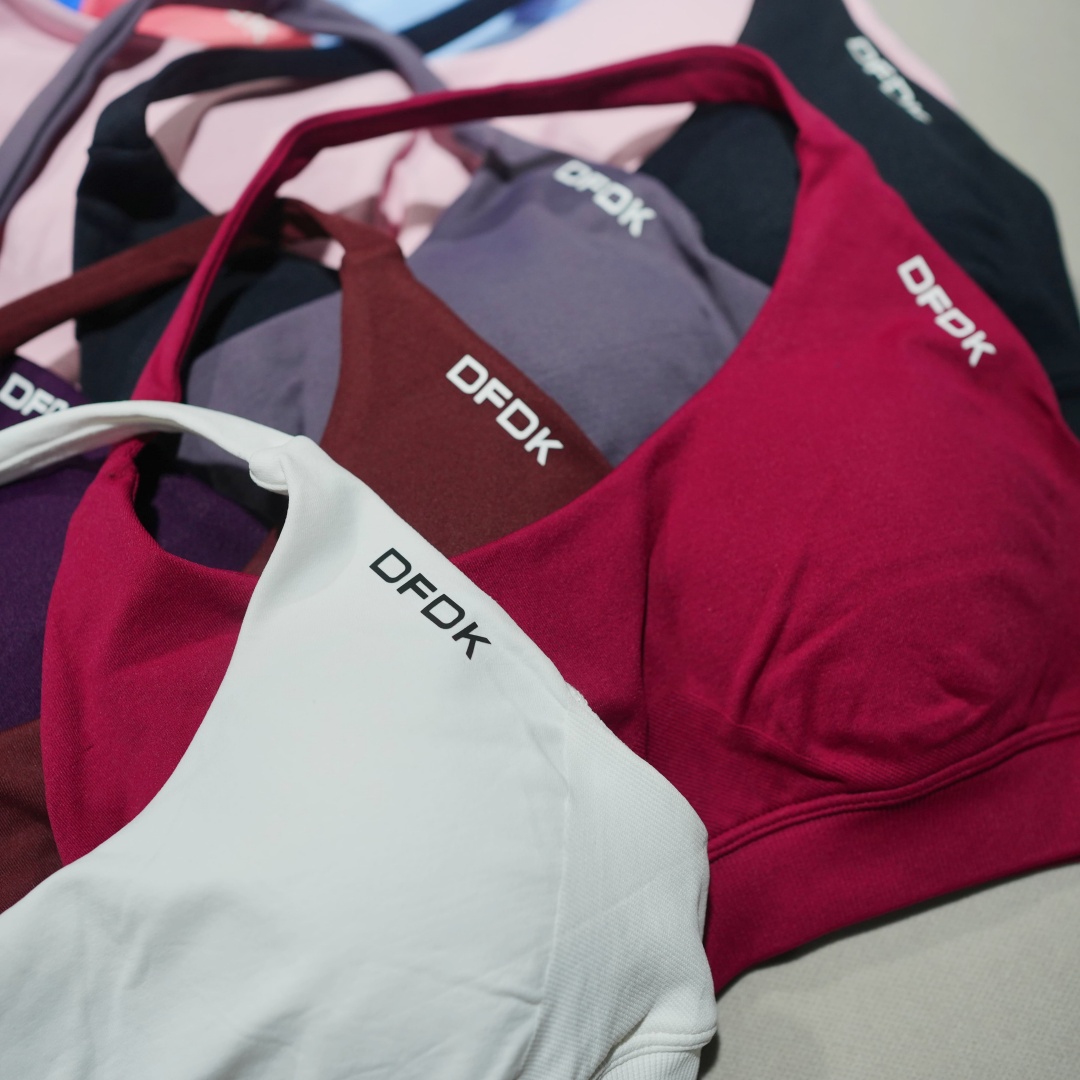 حمالة صدر رياضية بدون خياطة من - مراجعة Aquatic Sports Bra وسعره